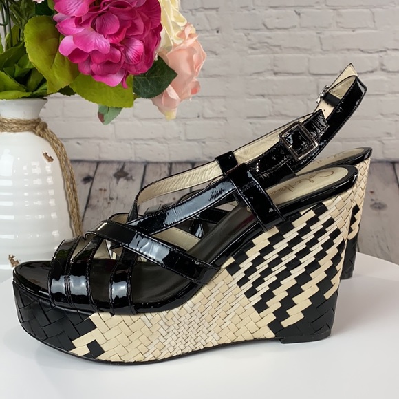 COLE HANN Black Patent Leather w/Cream/Off-White Leather Weave Wedges - Picture 4 of 17